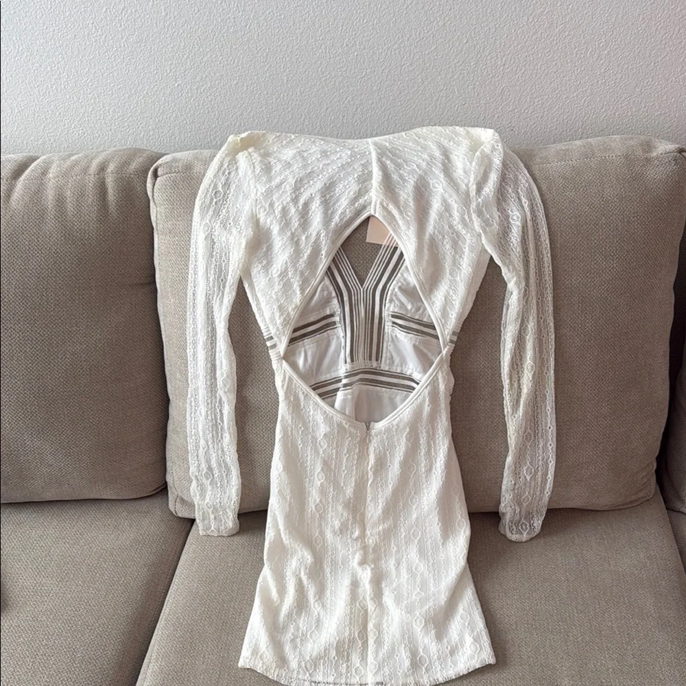 Superdown White Long Sleeve Bodycon Dress - Picture 4 of 5